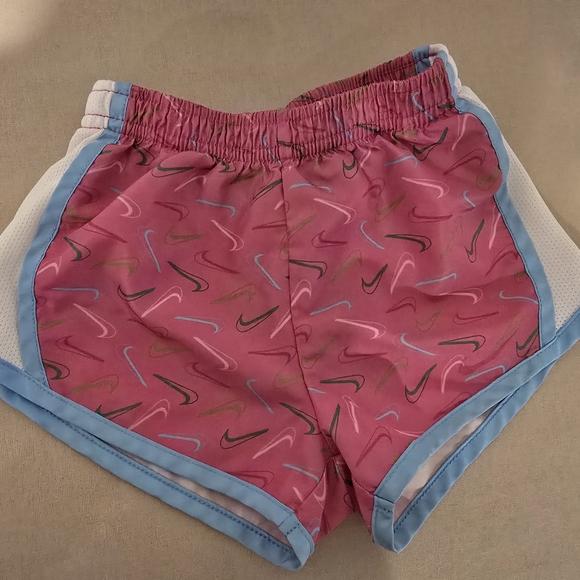 Nike Dri-Fit Pink Swoosh Set - Picture 3 of 3